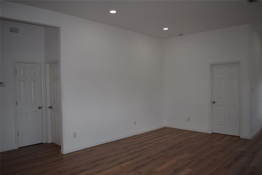 Spacious, unfurnished interior of a new home in , Cleveland (Image 10).