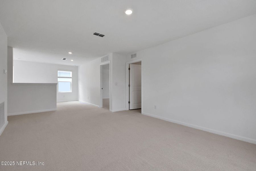 Spacious, unfurnished interior of a new home in Cordova Palms, St. Augustine (Image 15).