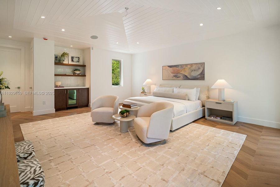 Master Suite with Mini Bar