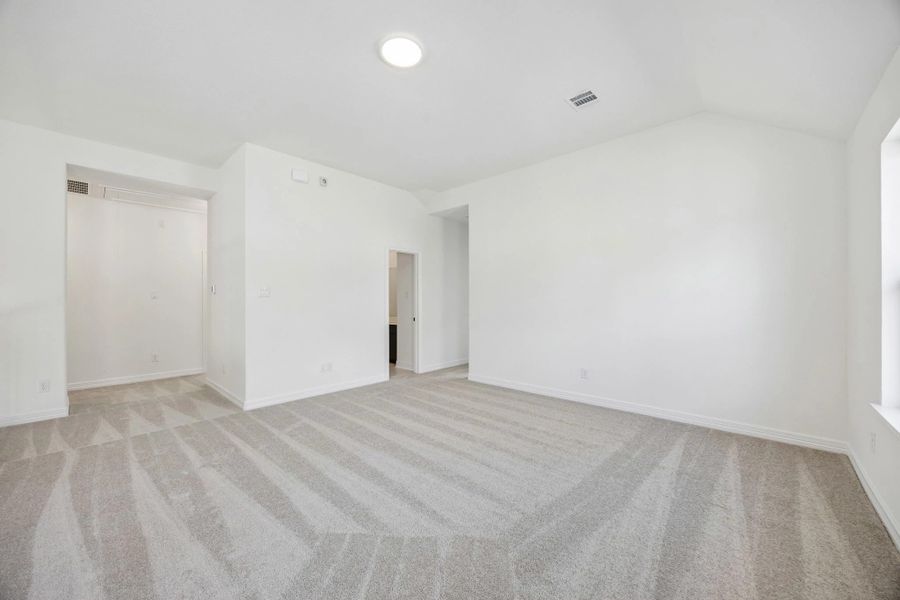 Spacious, unfurnished interior of a new home in Westland Ranch, League City (Image 20).