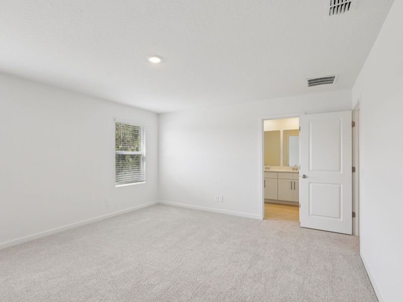 Spacious, unfurnished interior of a new home in Parkside at Shearwater, St. Augustine (Image 12).