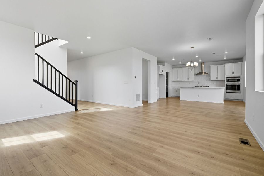 Spacious, unfurnished interior of a new home in Macanta, Castle Rock (Image 12).
