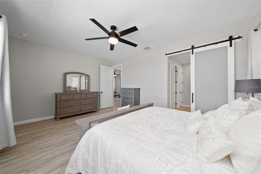 Furnished interior view inside a new home in , Lake Alfred (Image 5).