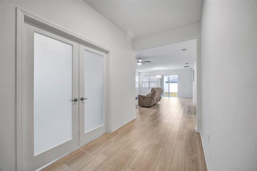 Spacious, unfurnished interior of a new home in , Wesley Chapel (Image 43). Spacious, unfurnished interior of a new home in , Wesley Chapel (Image 43).