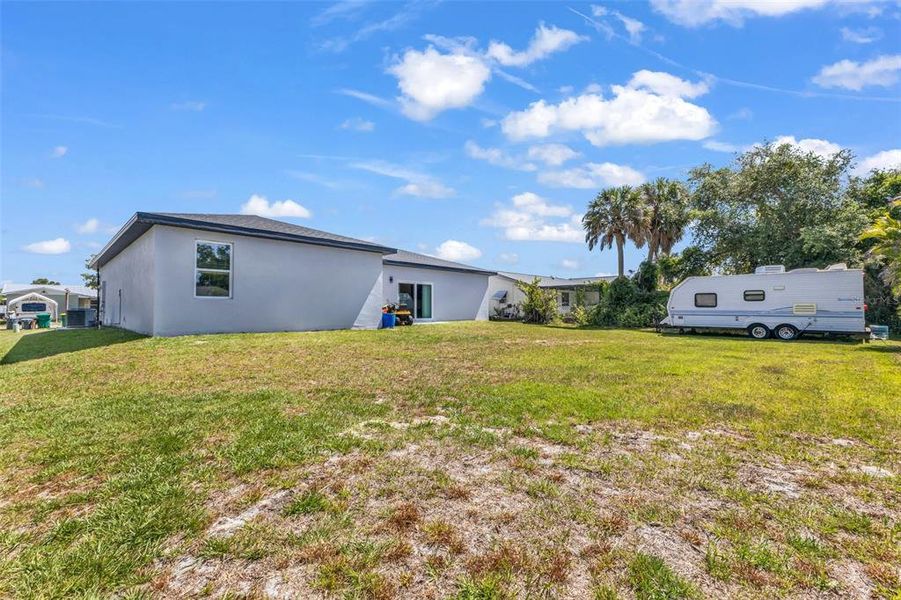 Exterior details and patio area of a home in , Port Charlotte (Image 4).