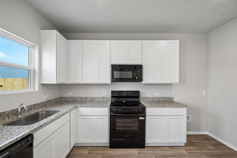 Furnished interior view inside a new home in Cascade, Liberty Hill (Image 10).