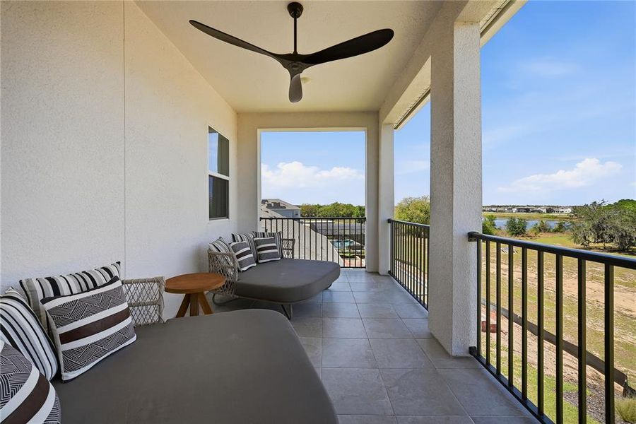 Exterior details and patio area of a home in Avalon Ridge, Winter Garden (Image 3).