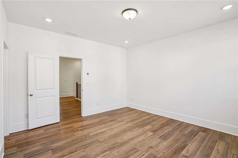 Spacious, unfurnished interior of a new home in Park Vue, Atlanta (Image 25). Spacious, unfurnished interior of a new home in Park Vue, Atlanta (Image 25).
