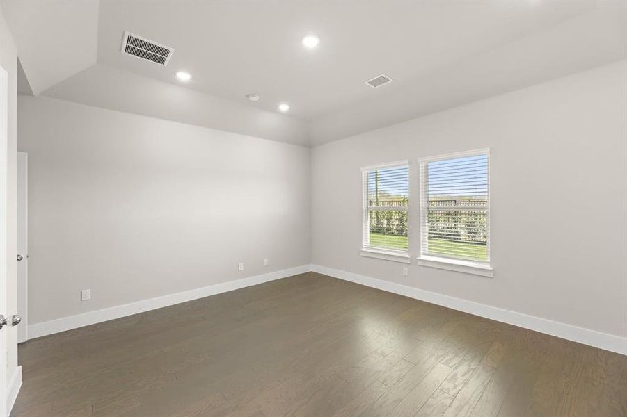Spacious, unfurnished interior of a new home in Solterra, Mesquite (Image 20).