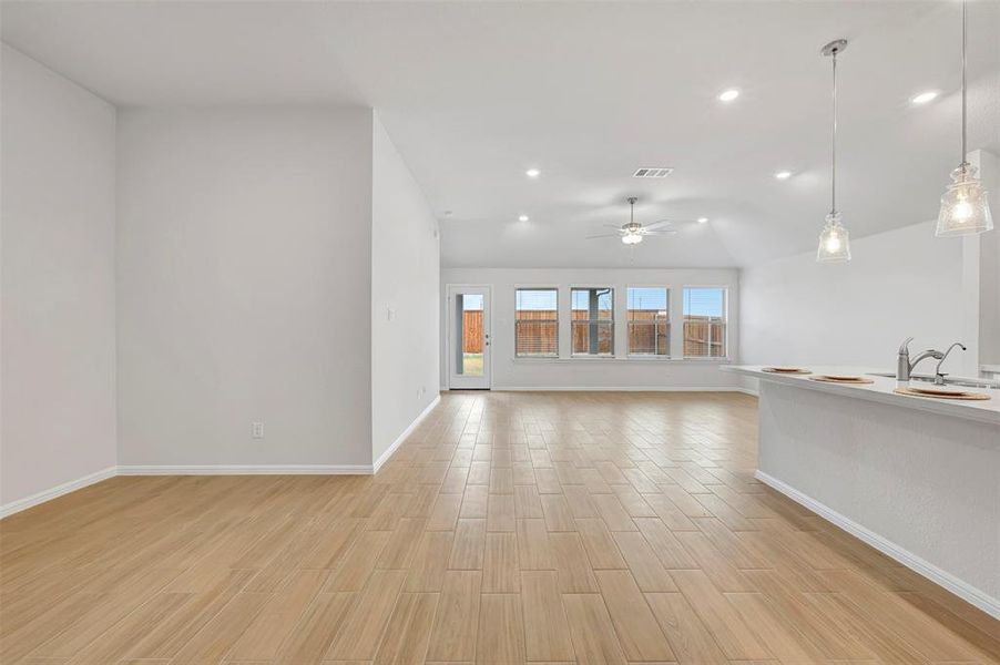 Spacious, unfurnished interior of a new home in Mobberly Farms, Pilot Point (Image 19).
