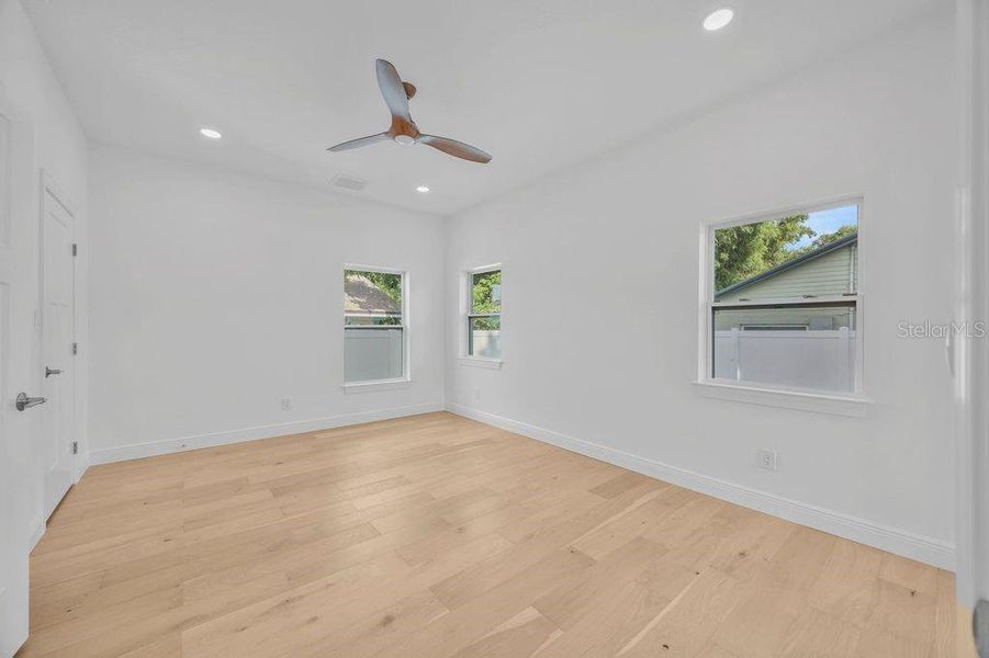 Master bedroom Master bedroom