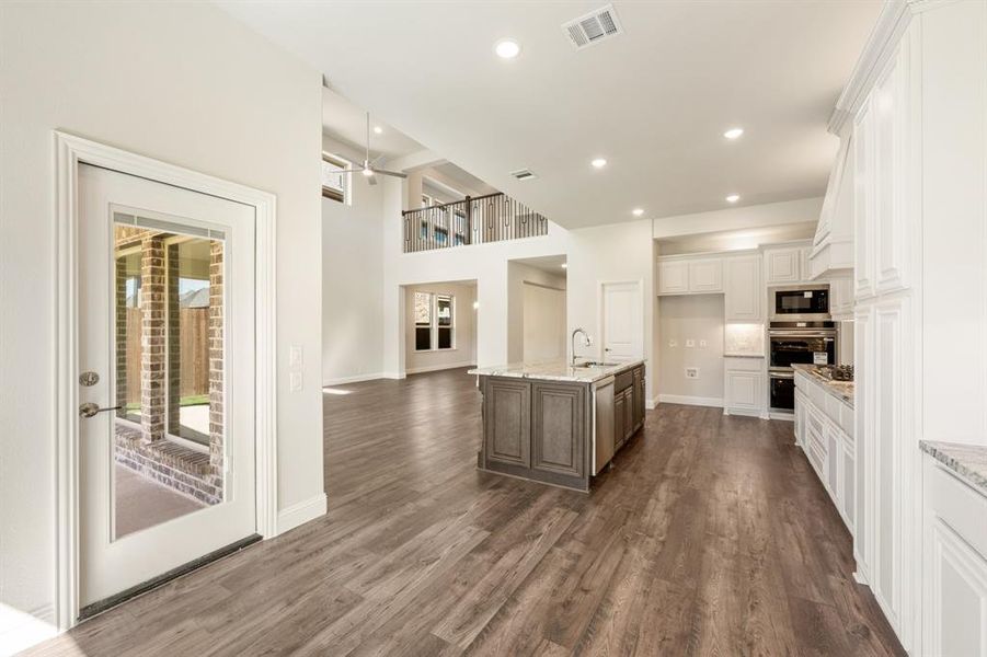 Spacious, unfurnished interior of a new home in Hampton Park, Glenn Heights (Image 29). Spacious, unfurnished interior of a new home in Hampton Park, Glenn Heights (Image 29).