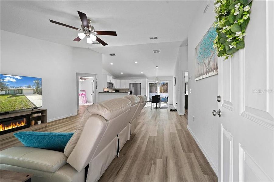 Furnished interior view inside a new home in , Ocklawaha (Image 28).