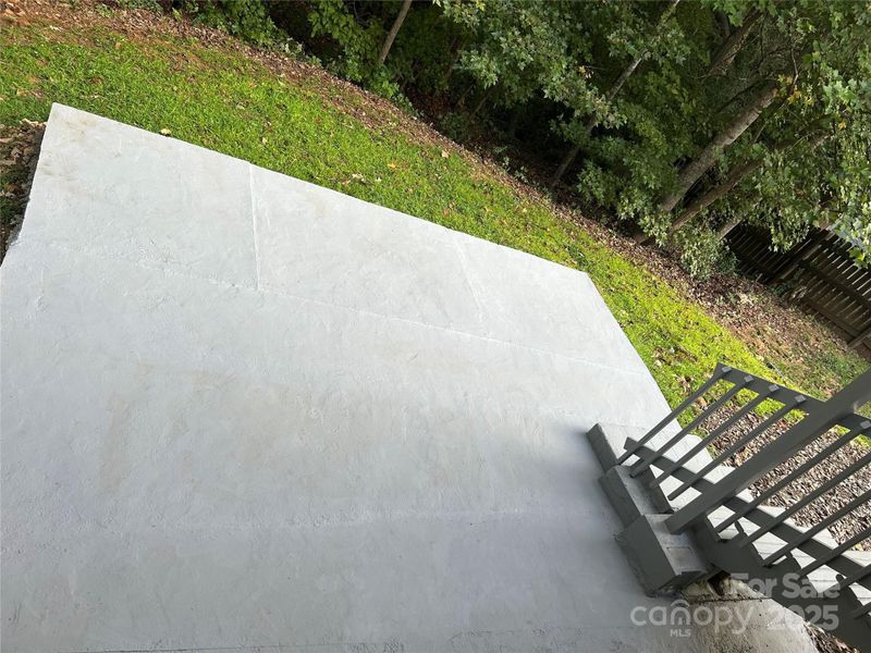 Image 47 of a home in .