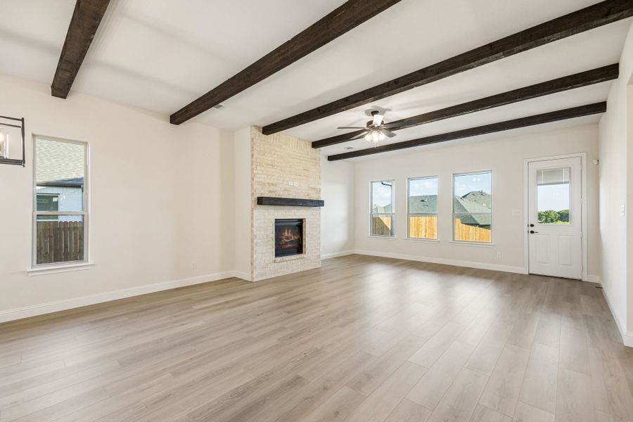 Spacious, unfurnished interior of a new home in Sheppard's Place, Waxahachie (Image 17). Spacious, unfurnished interior of a new home in Sheppard's Place, Waxahachie (Image 17).