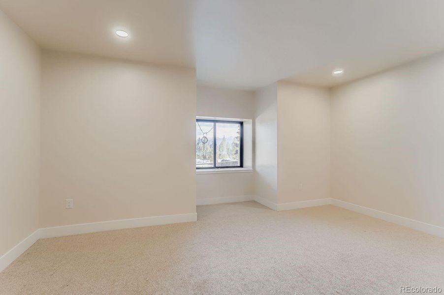 Spacious, unfurnished interior of a new home in , Tabernash (Image 20).