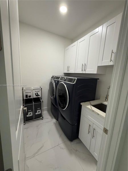 Furnished interior view inside a new home in , Lehigh Acres (Image 6).