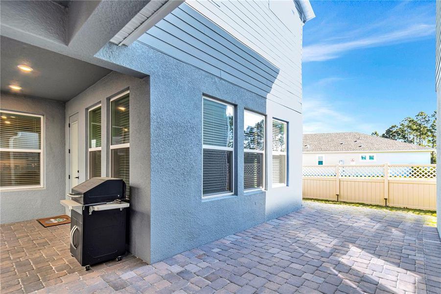 Exterior details and patio area of a home in , Winter Garden (Image 21).