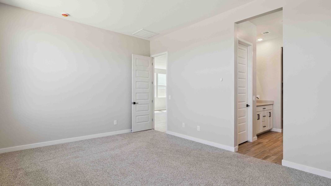 Spacious, unfurnished interior of a new home in Upper Canyon, Phoenix (Image 27). Spacious, unfurnished interior of a new home in Upper Canyon, Phoenix (Image 27).