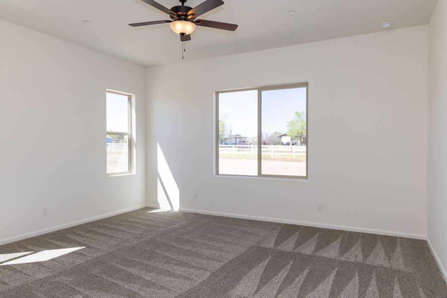 Spacious, unfurnished interior of a new home in Heritage Pointe, Chino Valley (Image 28).
