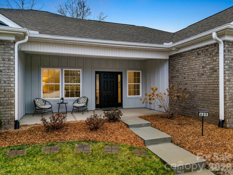 Exterior details and patio area of a home in , Rock Hill (Image 3).