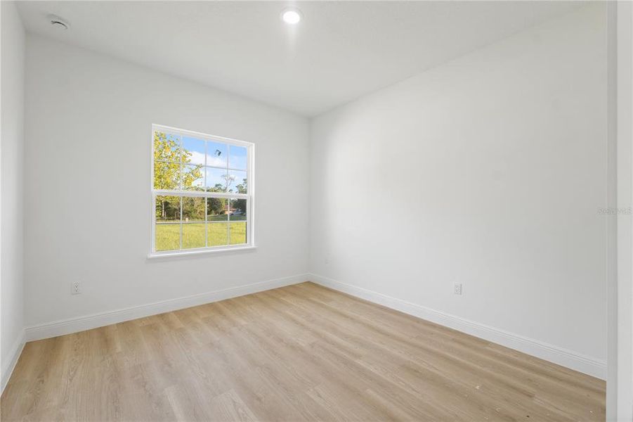 Spacious, unfurnished interior of a new home in , Citrus Springs (Image 13).