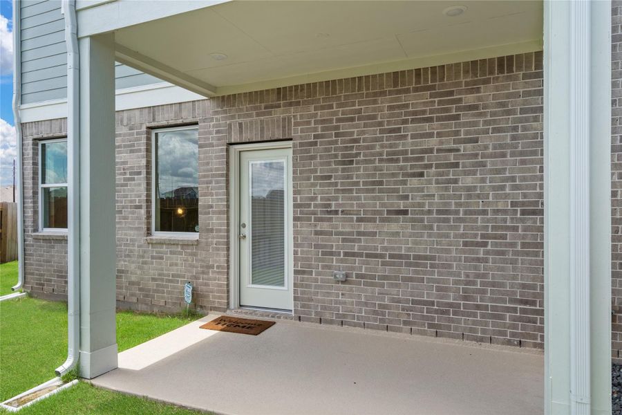 **Photos are representative of the floor plan and not of the actual home** **Photos are representative of the floor plan and not of the actual home**