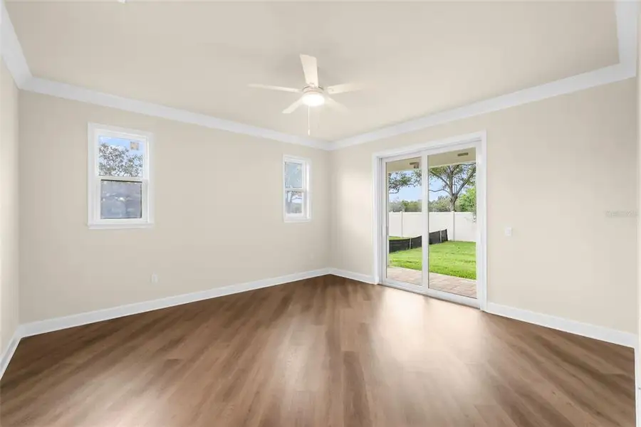 Spacious, unfurnished interior of a new home in , Tarpon Springs (Image 44).