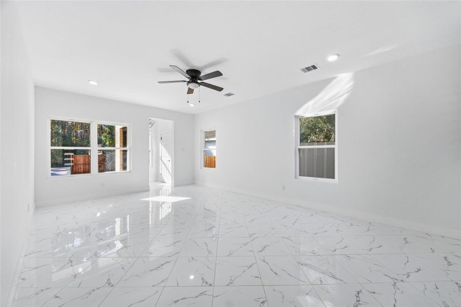 Spacious, unfurnished interior of a new home in , Houston (Image 21).