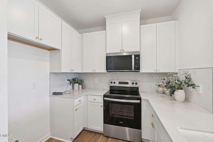 11-web-or-mls-2027 Oakdale Dr-S3103-011