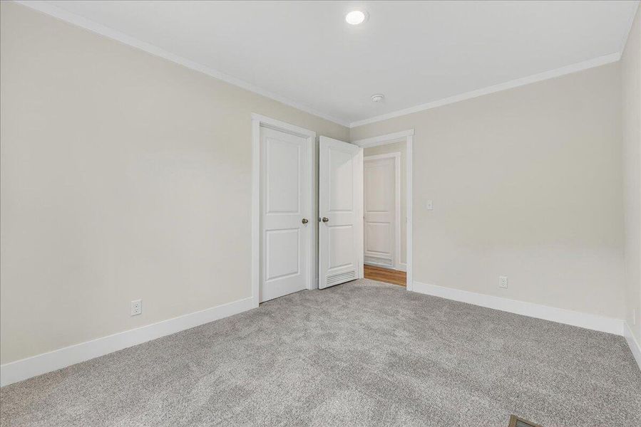 Spacious, unfurnished interior of a new home in , Walterboro (Image 33).