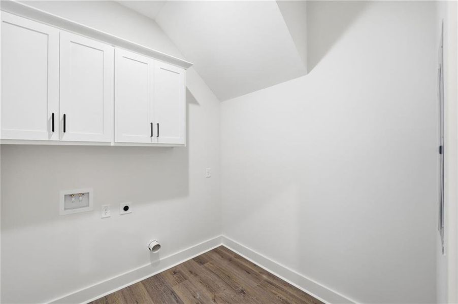 Spacious, unfurnished interior of a new home in , Ranger (Image 26).