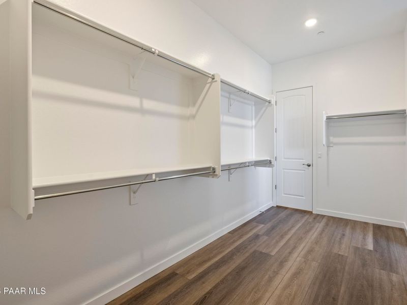 Spacious, unfurnished interior of a new home in Hidden Hills, Prescott (Image 41).