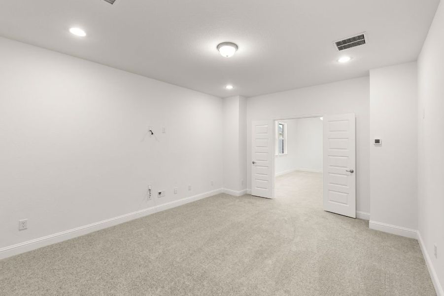 Representative unfurnished interior of a home built from the Grayson by UnionMain Homes in Cambridge Crossing, Celina (Image 46).