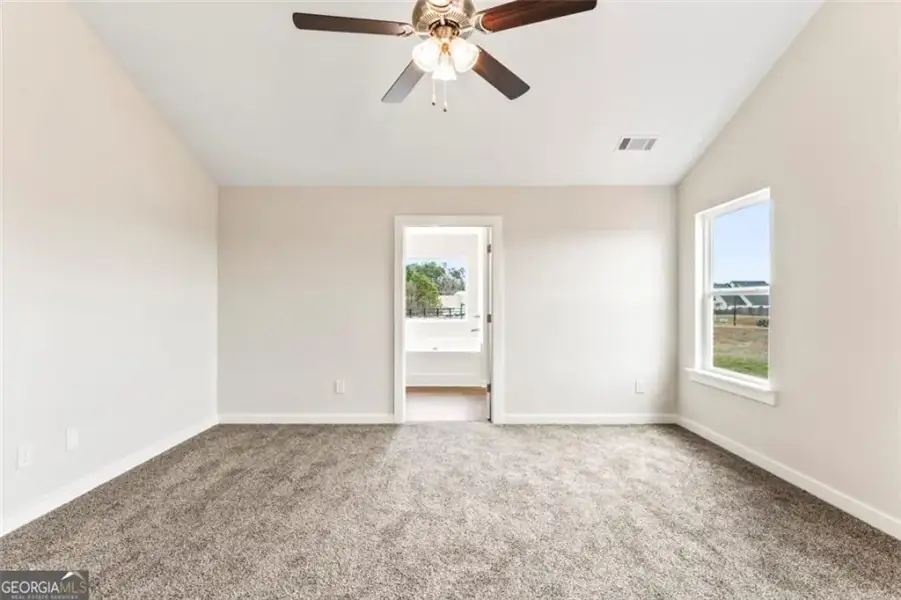 Spacious, unfurnished interior of a new home in , Hampton (Image 14).