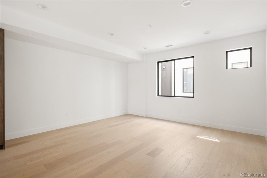 Spacious, unfurnished interior of a new home in , Denver (Image 17).