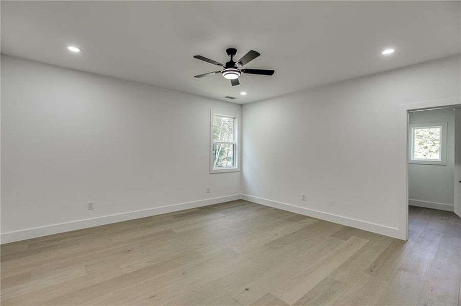 Spacious, unfurnished interior of a new home in , Gainesville (Image 82).