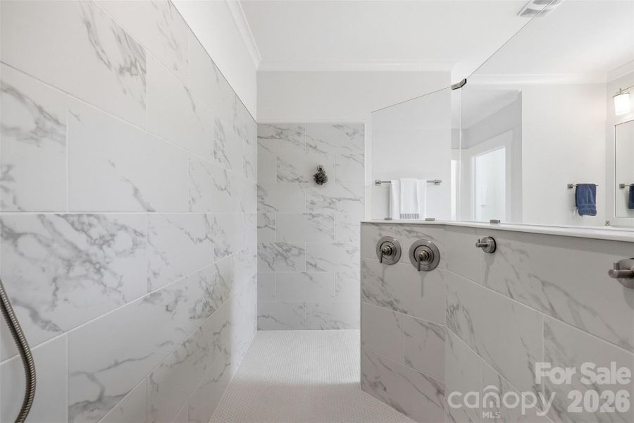 Image 39 of a home in .