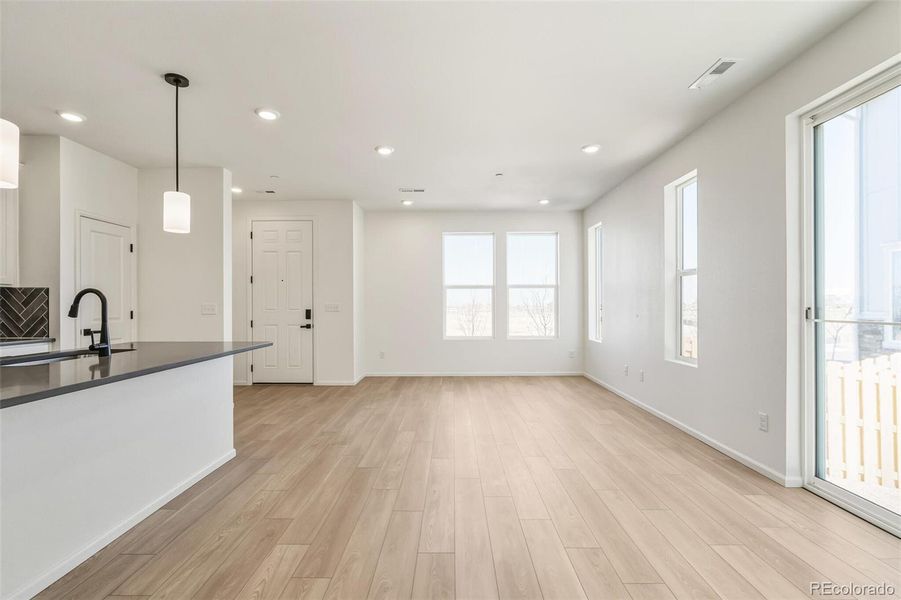 Spacious, unfurnished interior of a new home in Turnberry, Commerce City (Image 18).