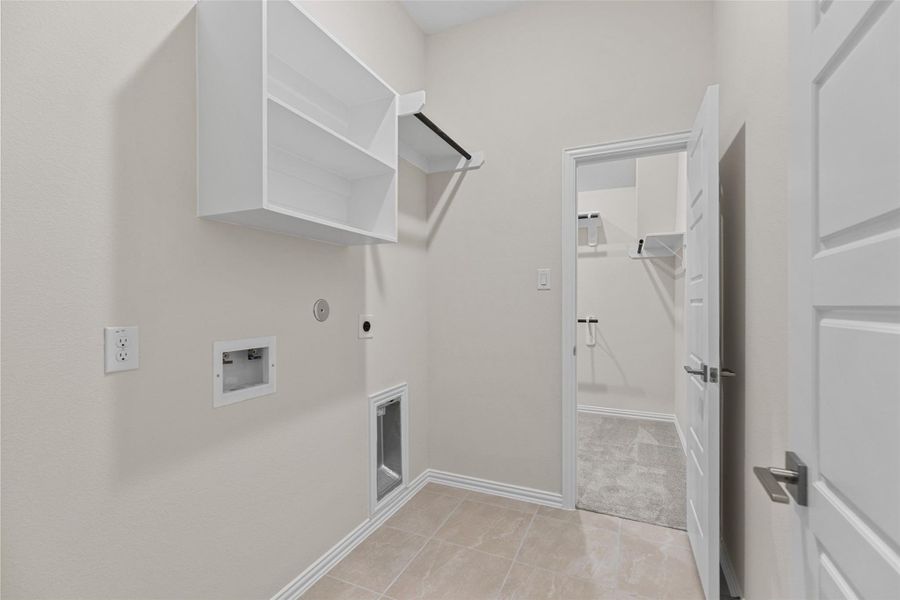 Spacious, unfurnished interior of a new home in Aldeana, Bonney (Image 19).