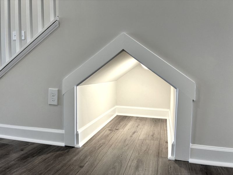 Spacious, unfurnished interior of a new home in Holly Ridge, Greenville (Image 11).