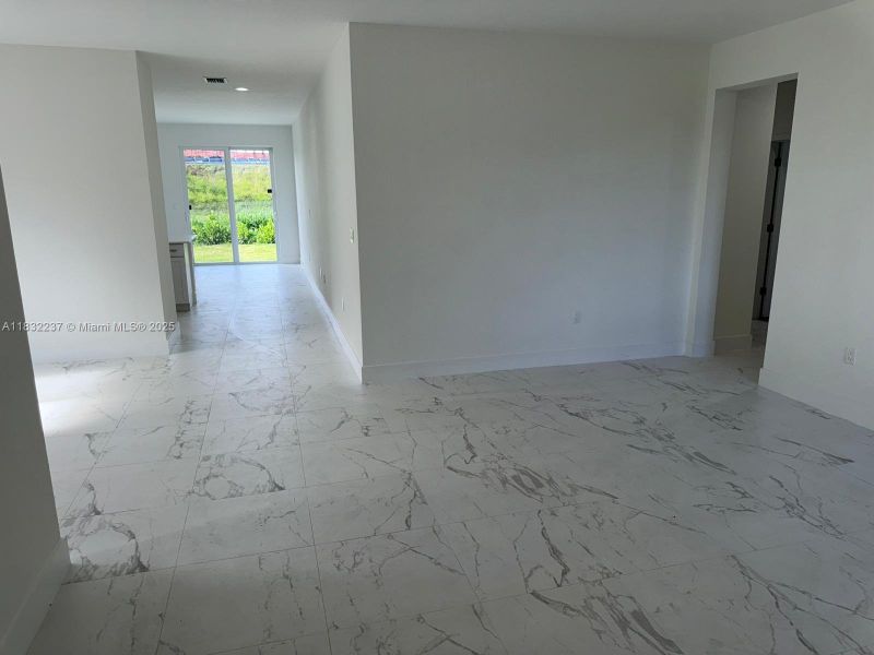 Spacious, unfurnished interior of a new home in , Homestead (Image 13).