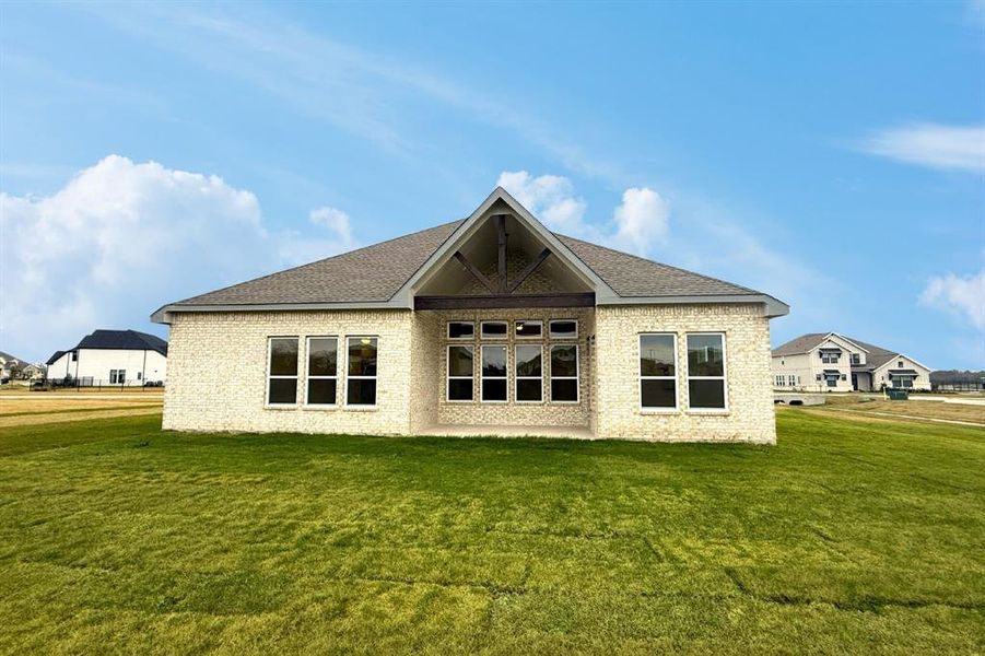Exterior details and patio area of a home in Ridge Park Estates, Royse City (Image 3).