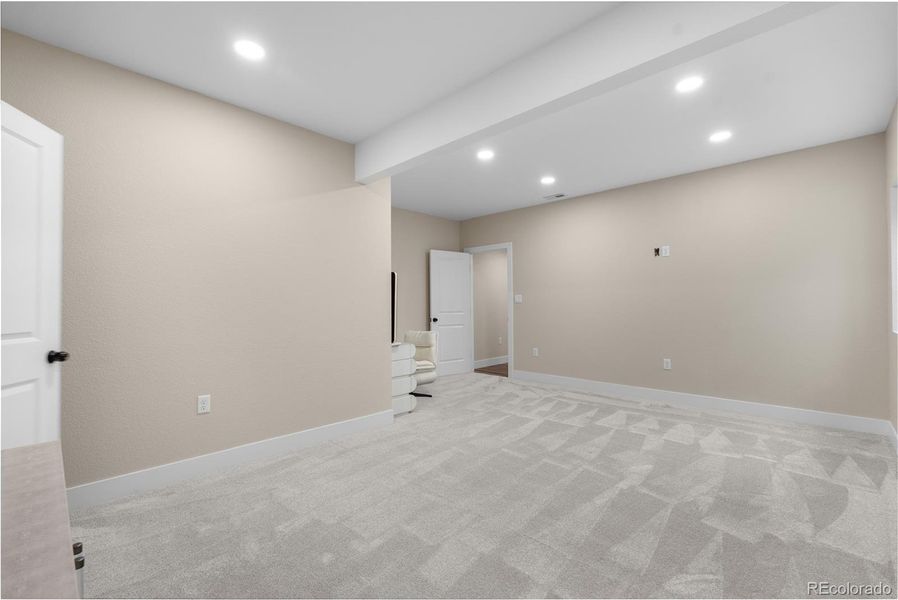 Spacious, unfurnished interior of a new home in Morgan Hill, Erie (Image 18).
