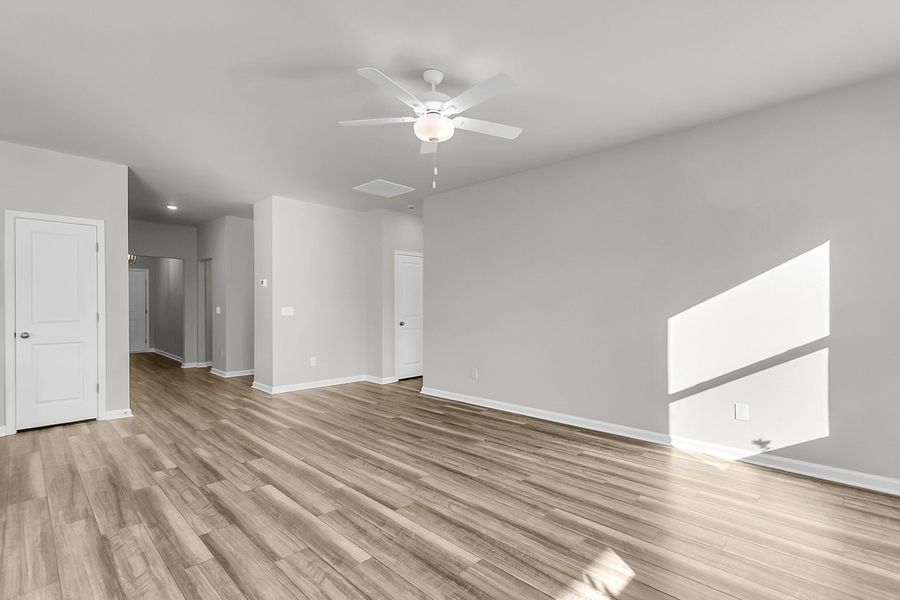 Spacious, unfurnished interior of a new home in Fairway Woods at Wyboo, Manning (Image 20).