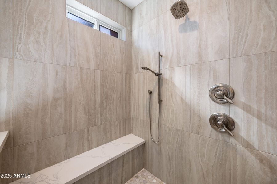 2268RoundaboutCir-HeberOvergaardAZ-21 2268RoundaboutCir-HeberOvergaardAZ-21