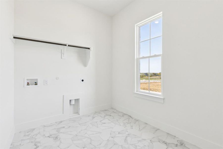 Spacious, unfurnished interior of a new home in , Justin (Image 19).