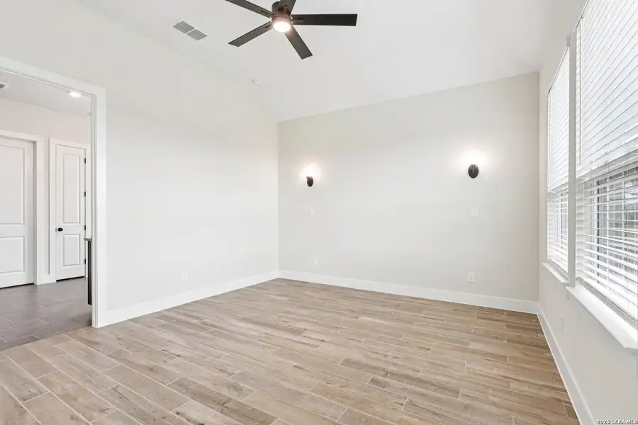 Spacious, unfurnished interior of a new home in Village at Three Oaks, Seguin (Image 24). Spacious, unfurnished interior of a new home in Village at Three Oaks, Seguin (Image 24).