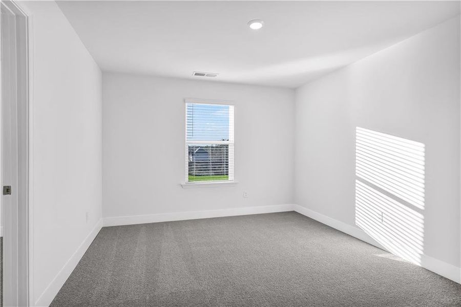 Spacious, unfurnished interior of a new home in Shadow Creek, Jackson (Image 18).