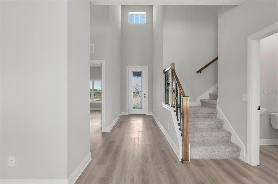 Spacious, unfurnished interior of a new home in Gum Lake Preserve, Lake Alfred (Image 17).